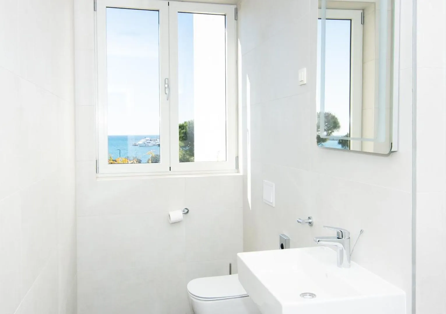 Supreme Seaview Apartment Adriatico Grand With Free Parking Umag Croatia
